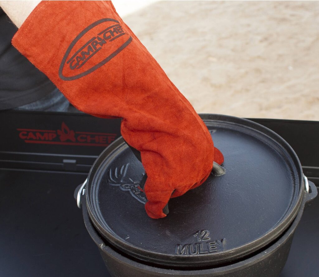 Dutch oven gloves